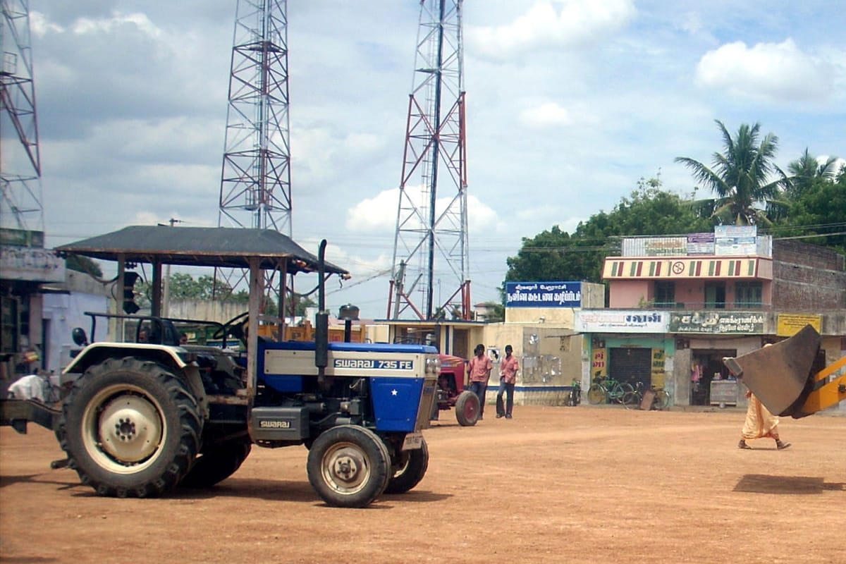 Tractor support for transport and construction work in rural India